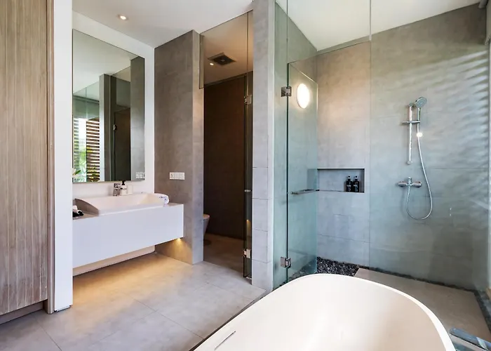 The Swan By Finder * Seminyak (Bali)